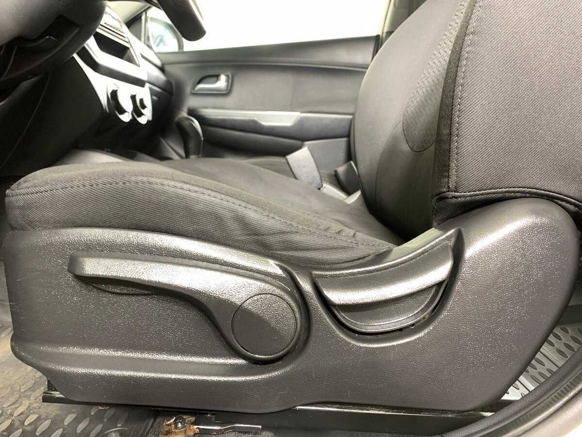 Kia Rio с пробегом — 2012 год. Фото: #16