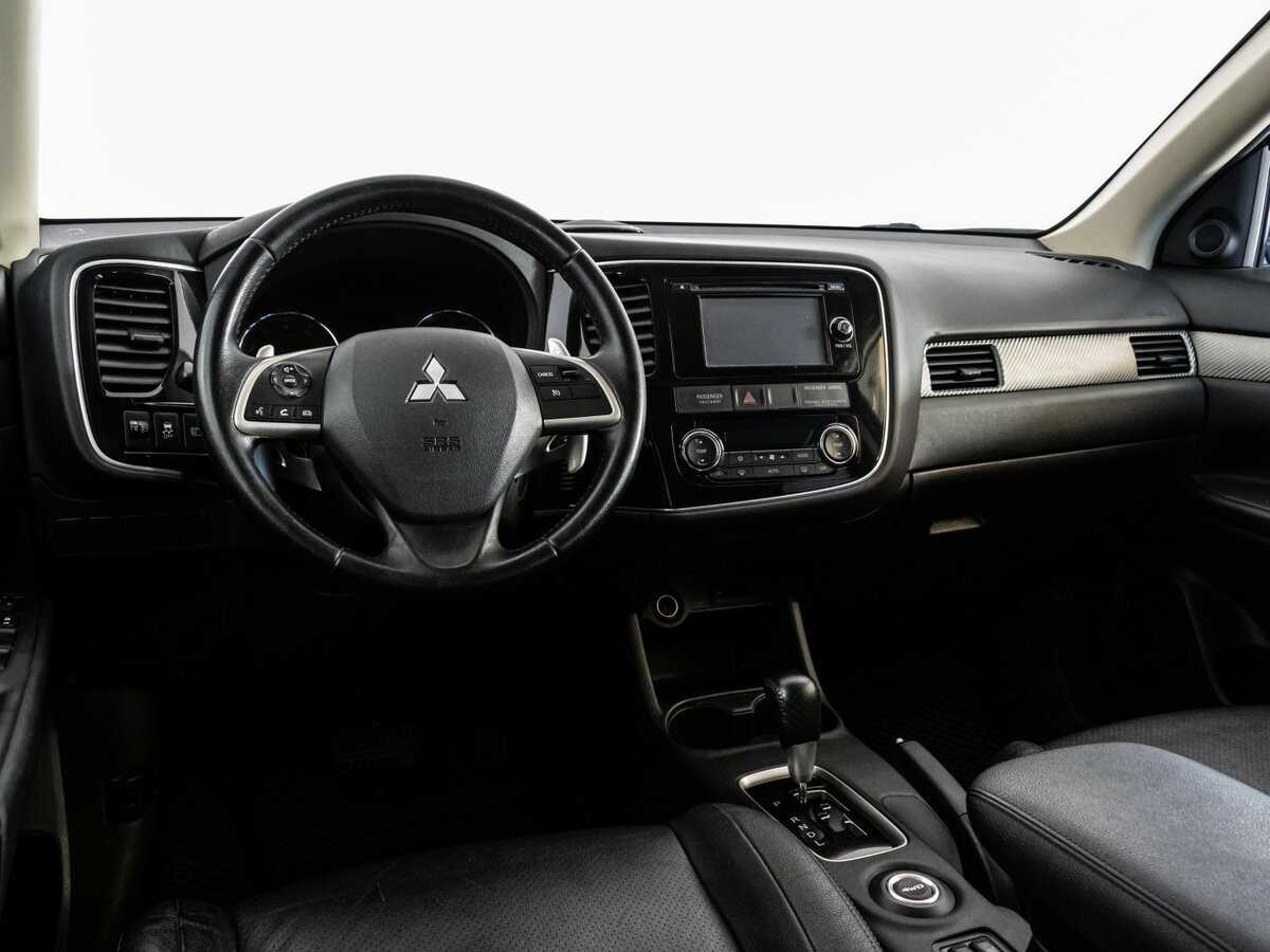 Mitsubishi Outlander с пробегом — 2012 год. Фото: #8