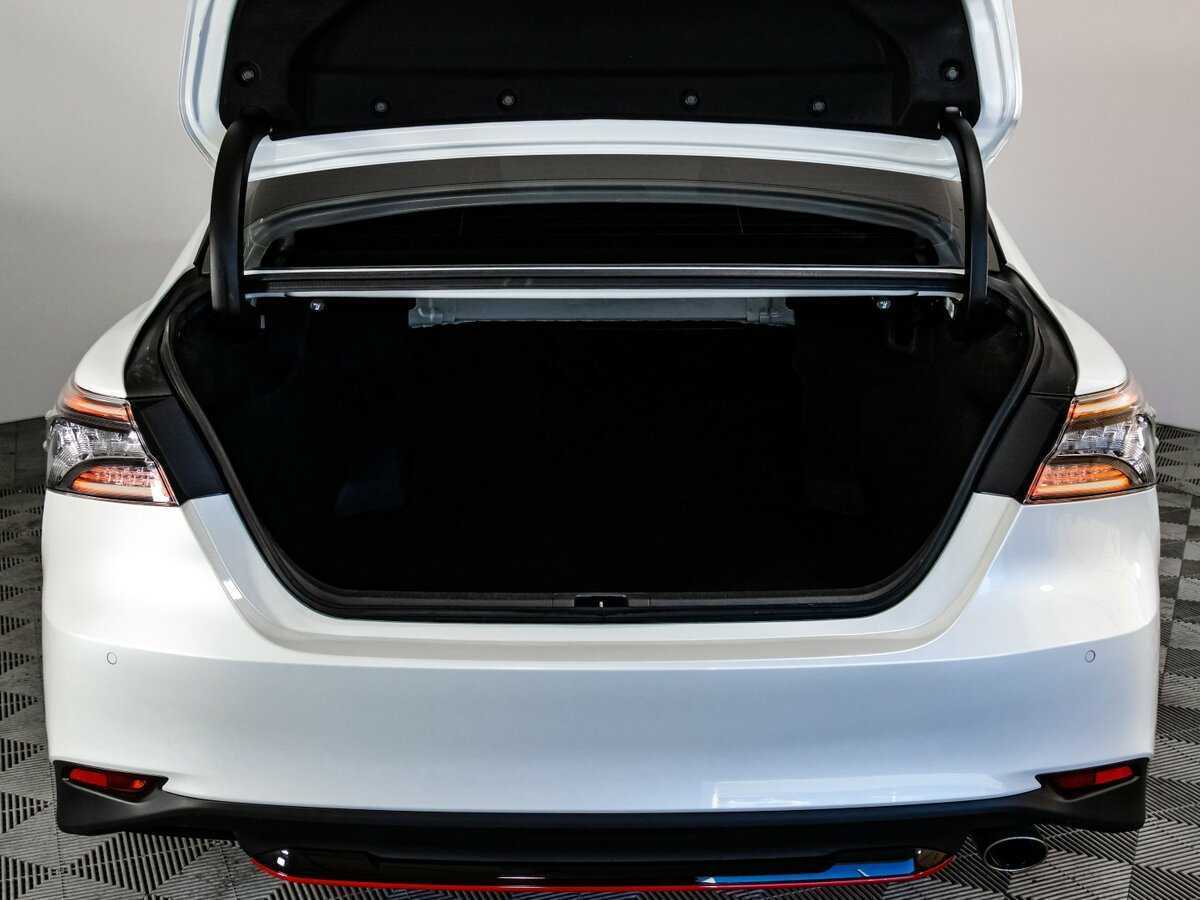 Toyota Camry с пробегом — 2020 год. Фото: #17