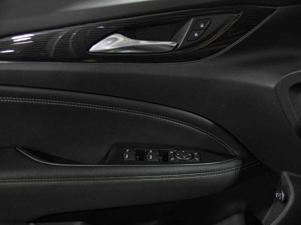 Opel Insignia с пробегом — 2018 год. Фото: #12