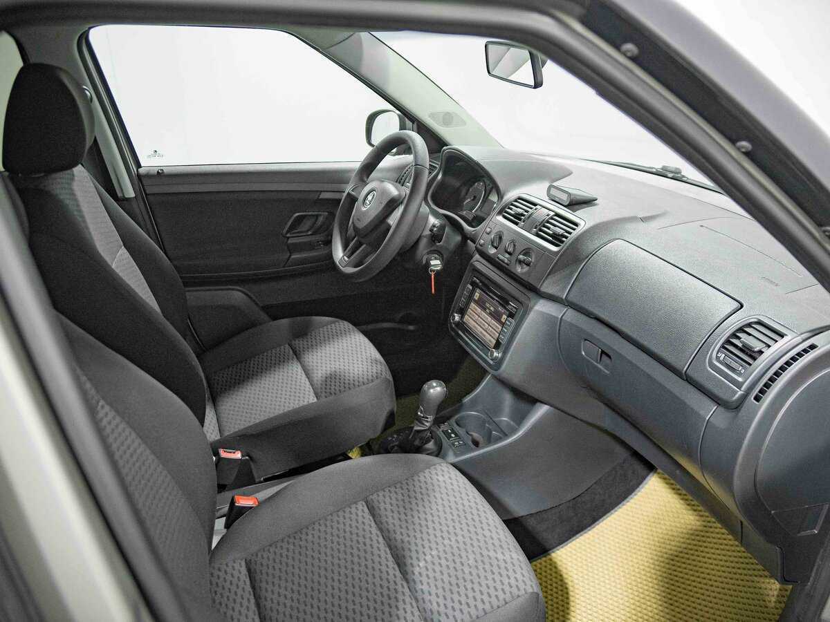 Skoda Fabia с пробегом — 2013 год. Фото: #12