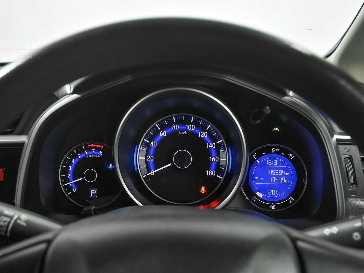 Honda Fit с пробегом — 2016 год. Фото: #5