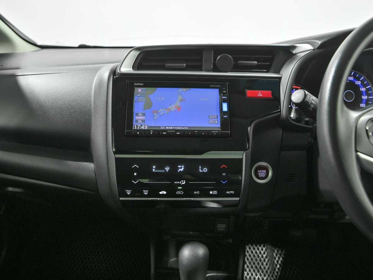 Honda Fit с пробегом — 2016 год. Фото: #8