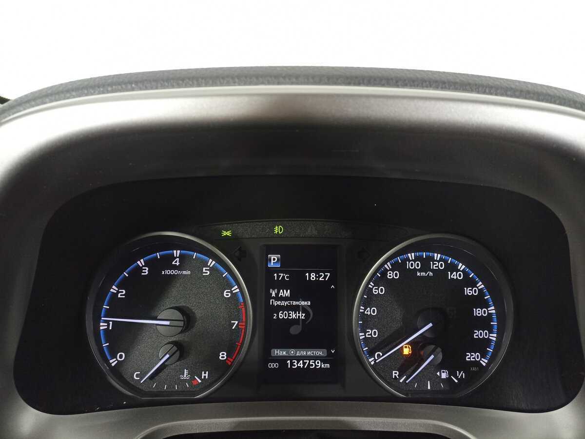 Toyota RAV4 с пробегом — 2018 год. Фото: #12