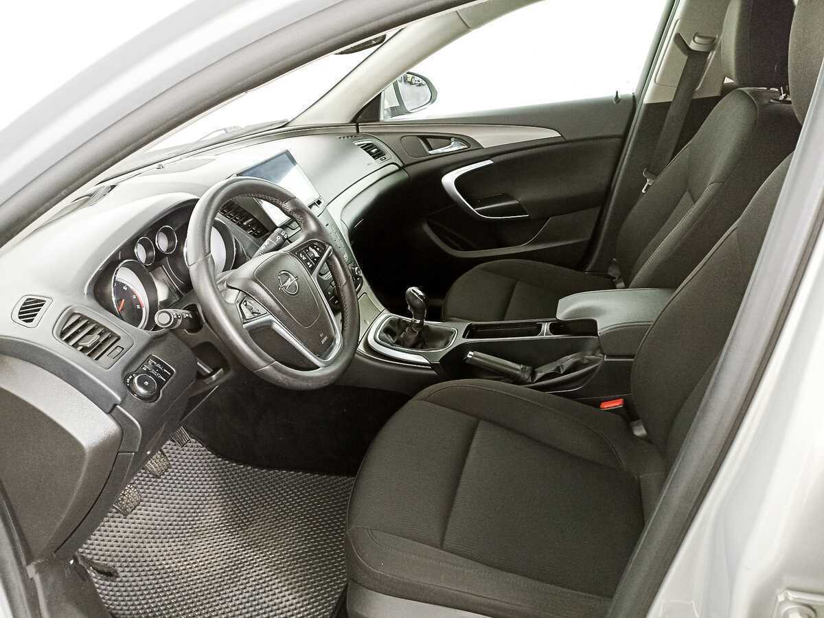 Opel Insignia с пробегом — 2012 год. Фото: #12