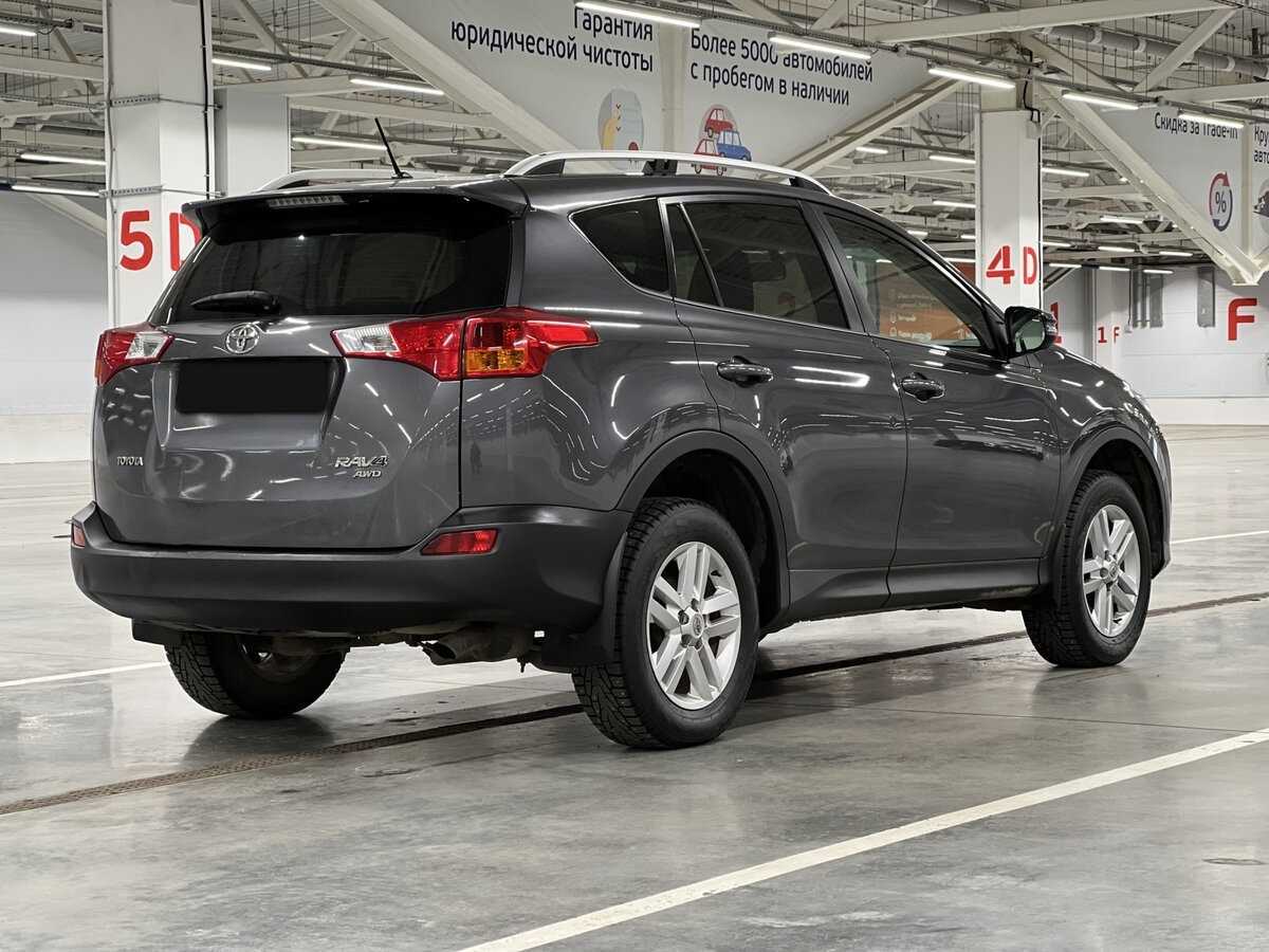Toyota RAV4 с пробегом — 2014 год. Фото: #4