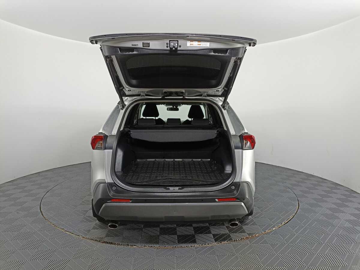 Toyota RAV4 с пробегом — 2019 год. Фото: #9