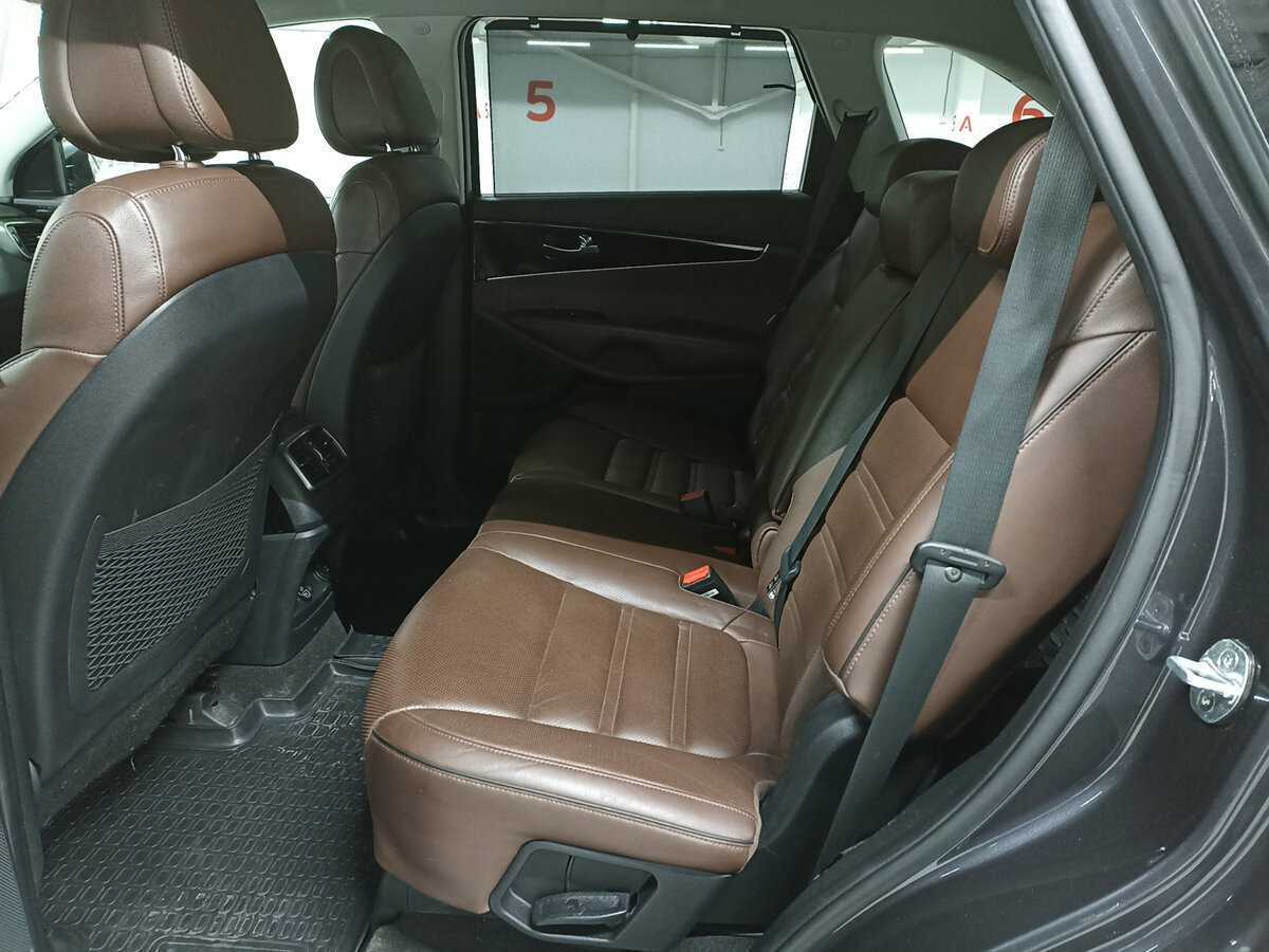 Kia Sorento с пробегом — 2017 год. Фото: #11