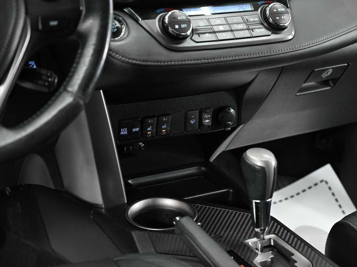 Toyota RAV4 с пробегом — 2013 год. Фото: #9