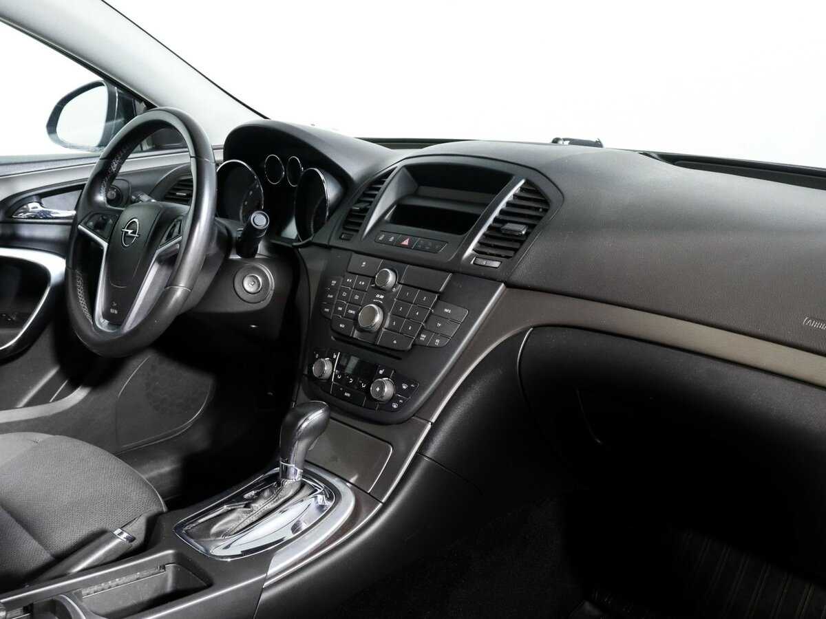 Opel Insignia с пробегом — 2012 год. Фото: #3