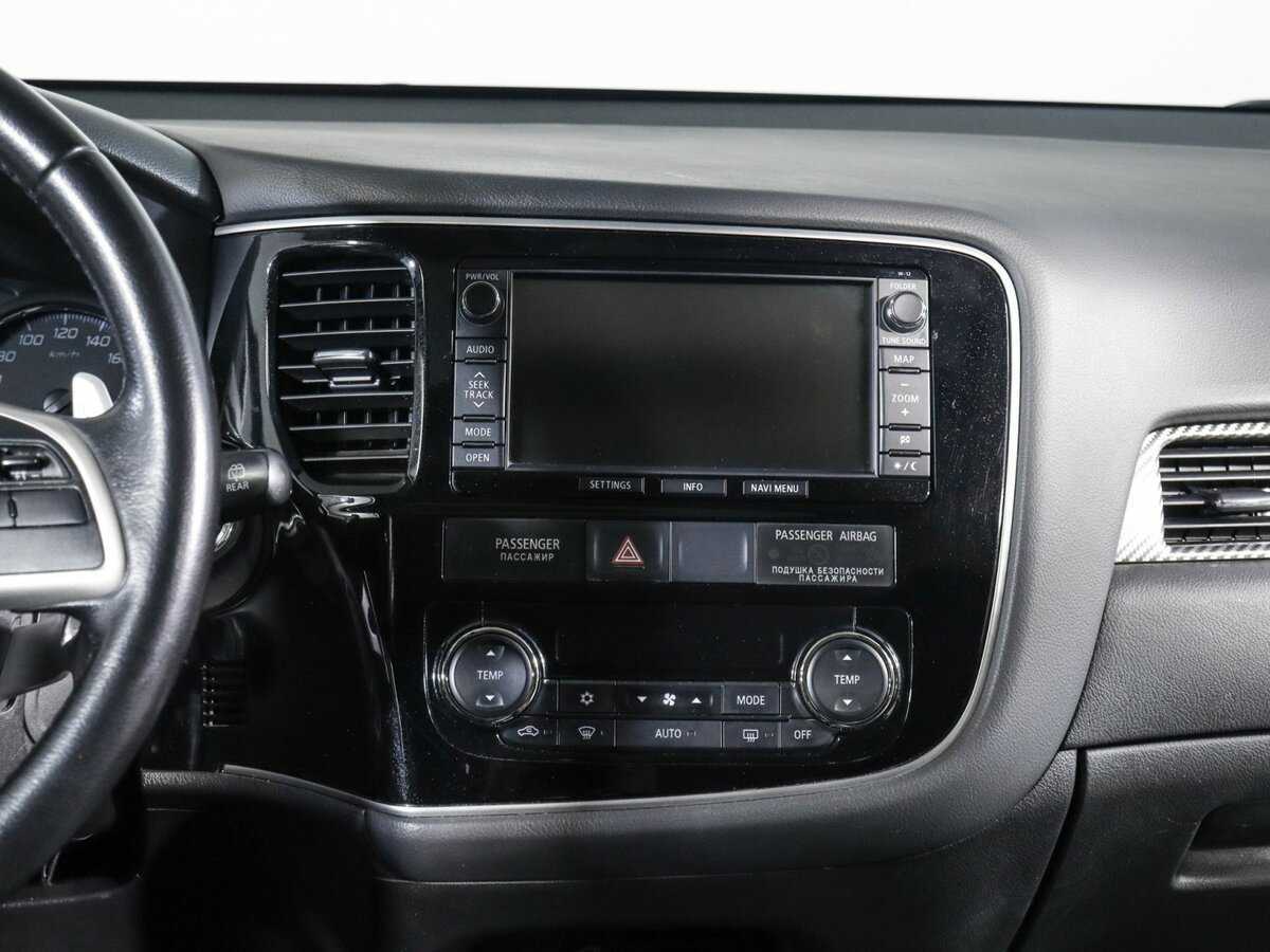 Mitsubishi Outlander с пробегом — 2014 год. Фото: #6