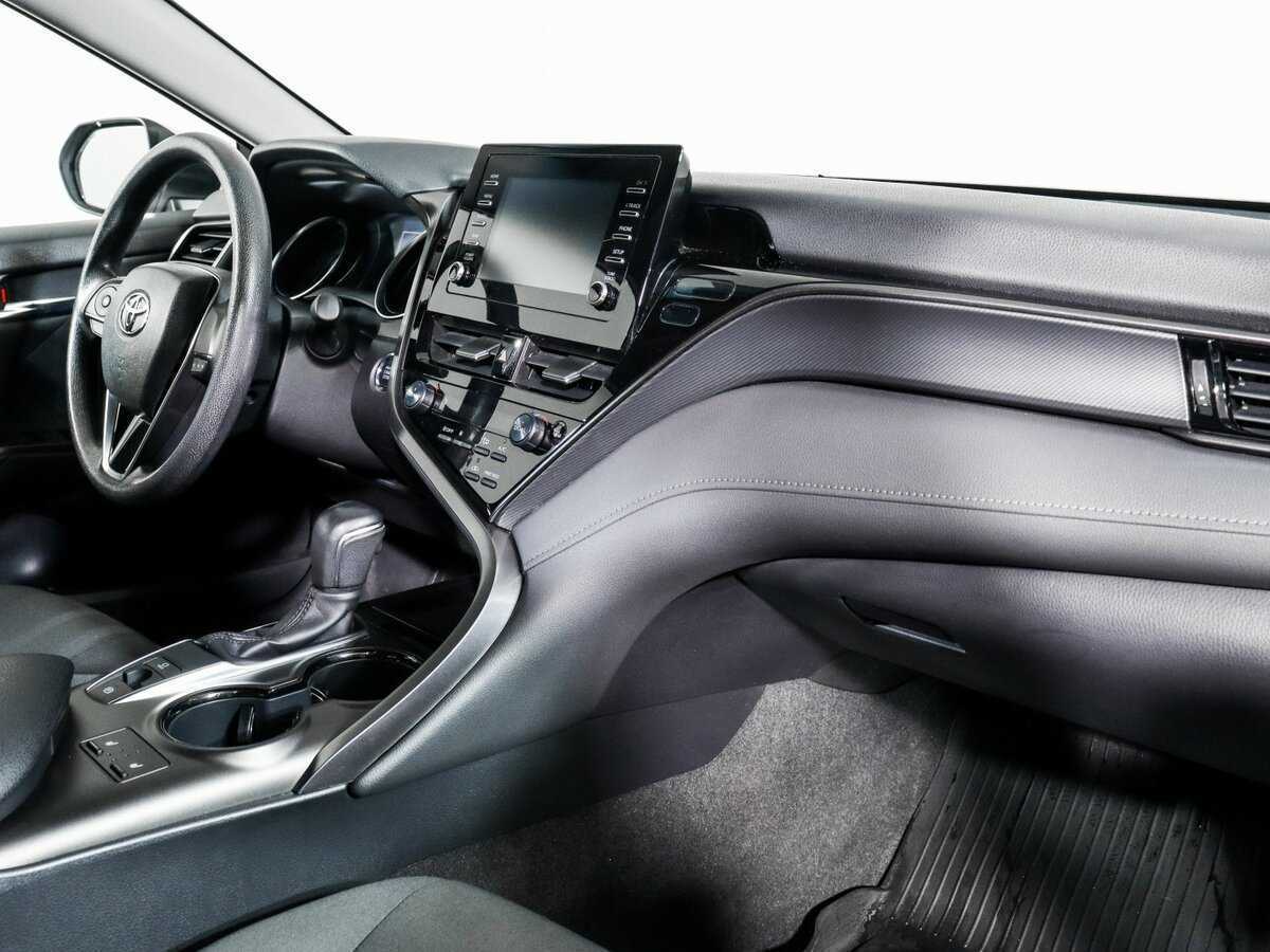 Toyota Camry с пробегом — 2021 год. Фото: #8