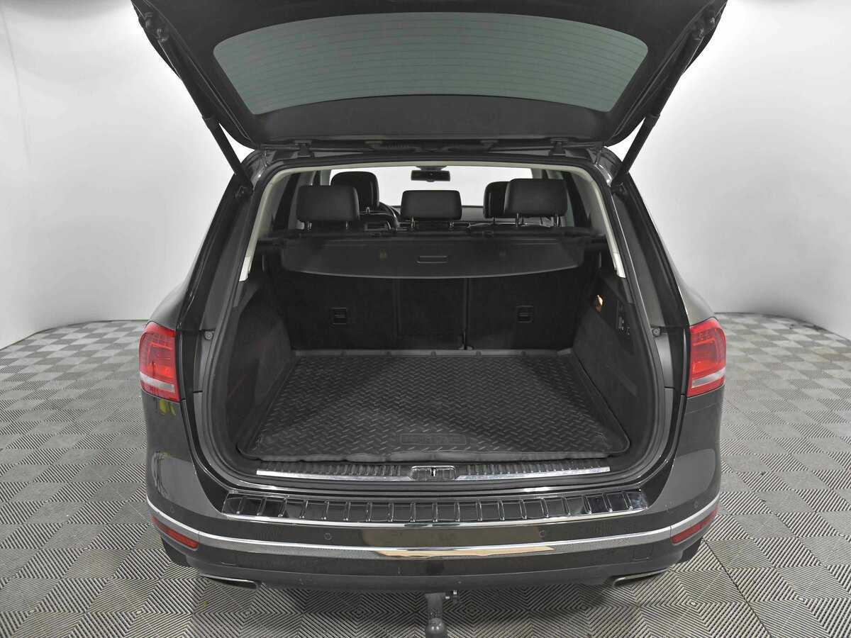 Volkswagen Touareg с пробегом — 2016 год. Фото: #18