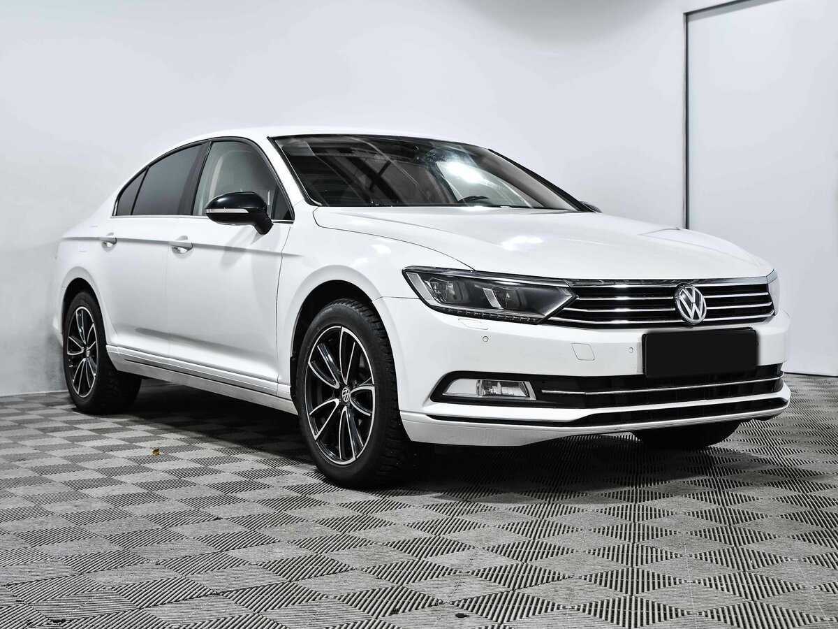 Volkswagen Passat с пробегом — 2015 год. Фото: #2