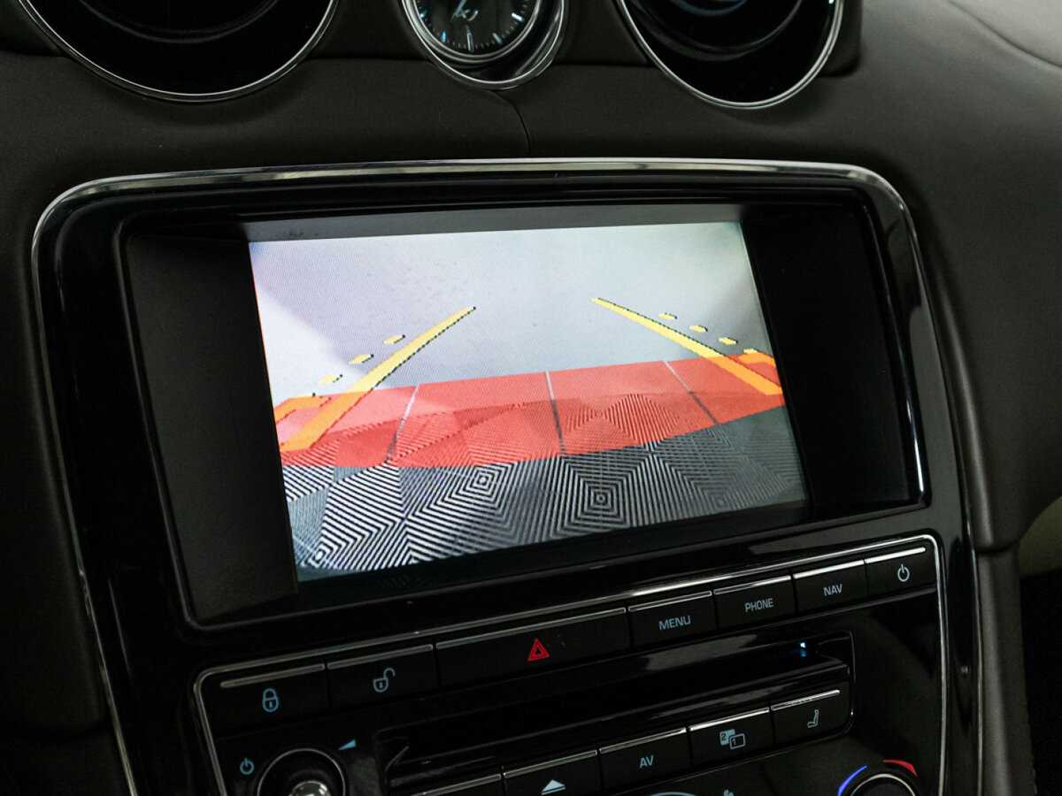 Jaguar XJ с пробегом — 2015 год. Фото: #18
