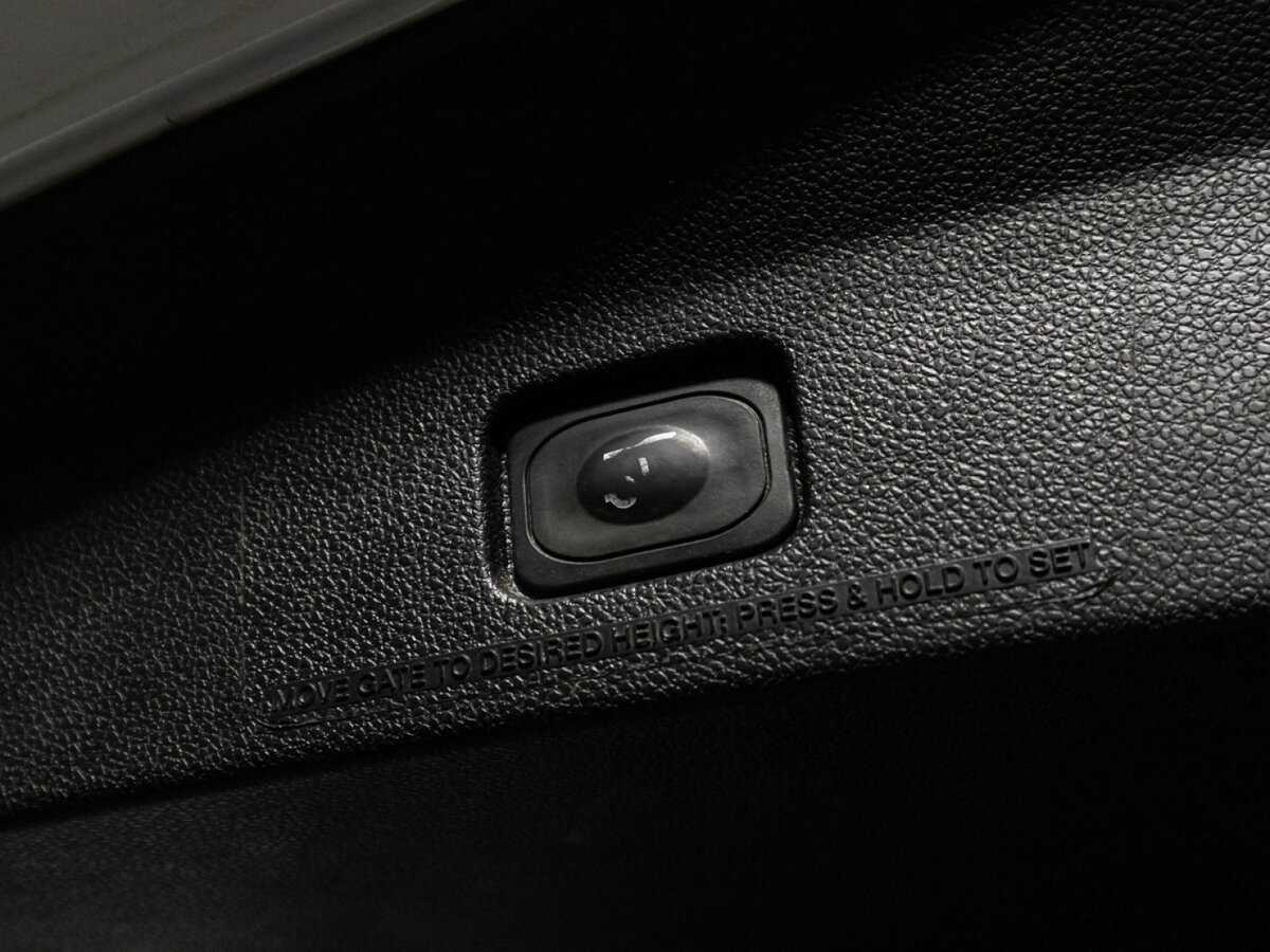 Ford Explorer с пробегом — 2015 год. Фото: #15