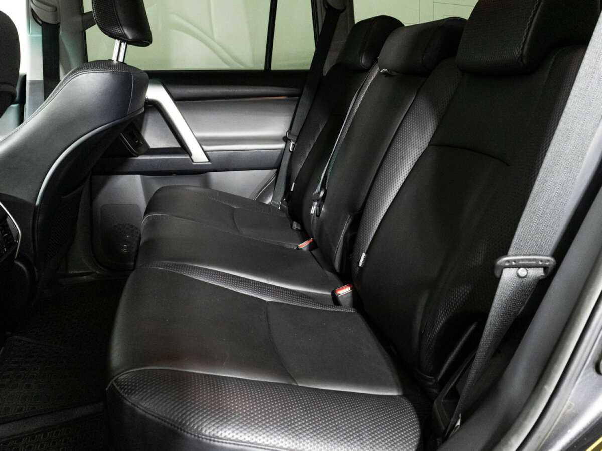 Toyota Land Cruiser Prado с пробегом — 2012 год. Фото: #8