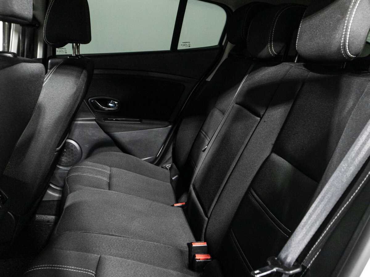 Renault Megane с пробегом — 2013 год. Фото: #9