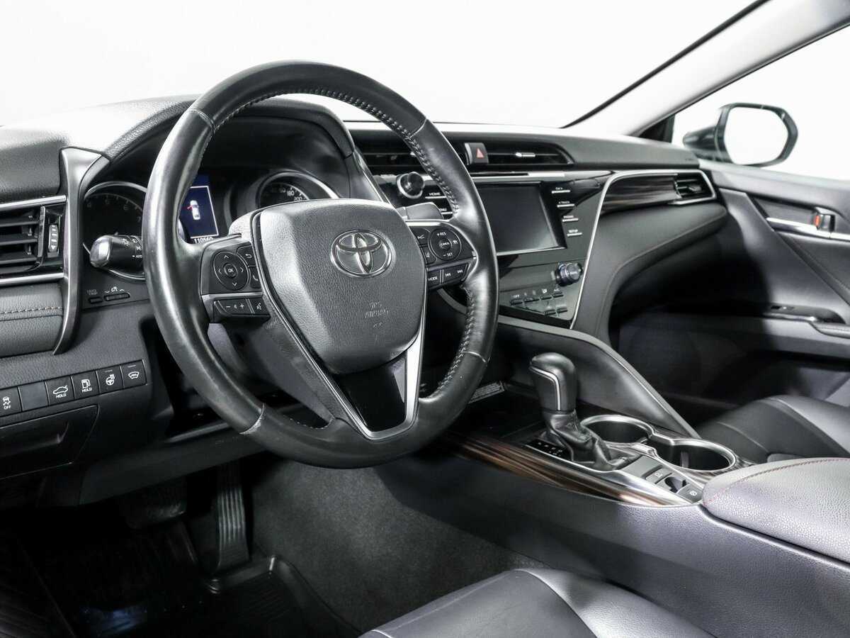 Toyota Camry с пробегом — 2019 год. Фото: #13
