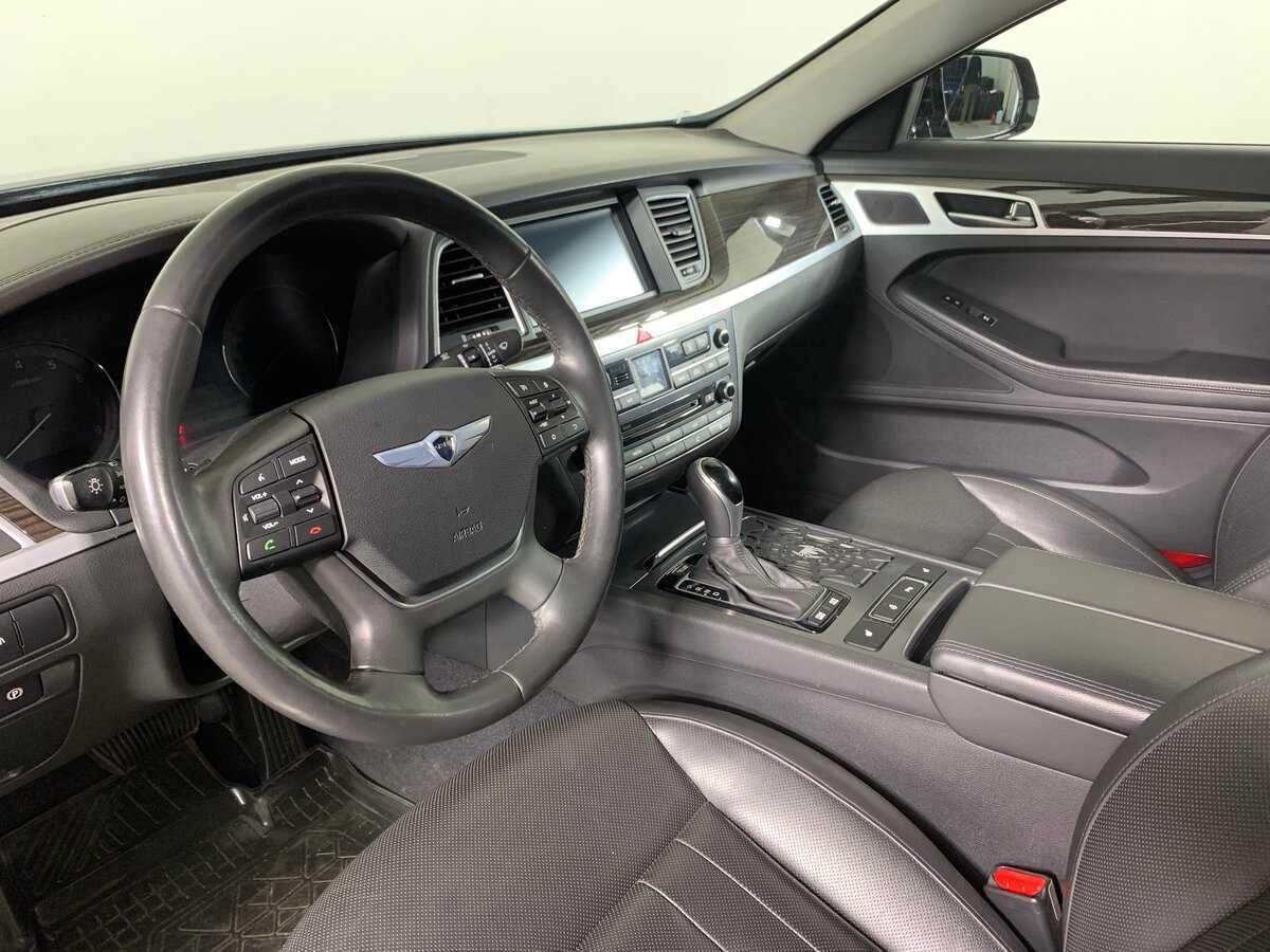 Hyundai Genesis с пробегом — 2016 год. Фото: #11