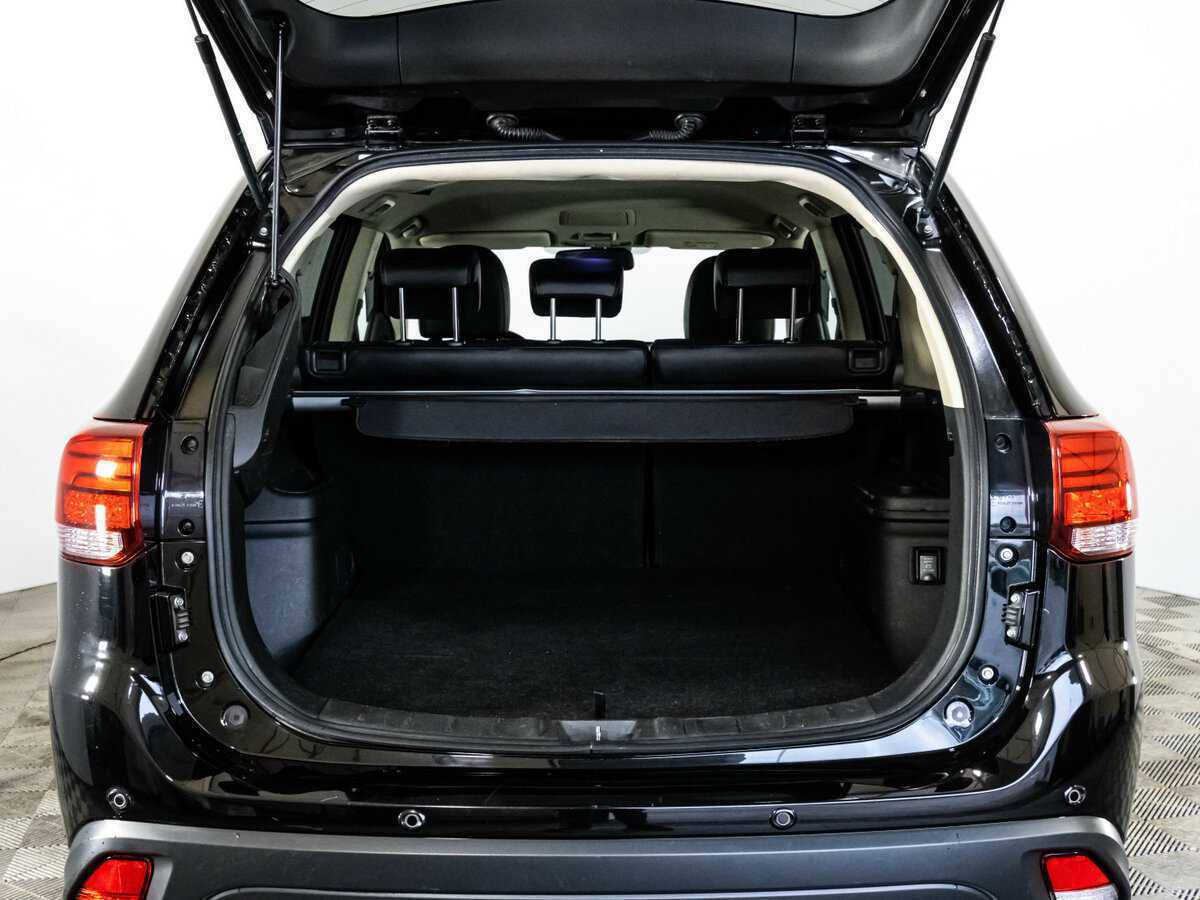 Mitsubishi Outlander с пробегом — 2018 год. Фото: #17