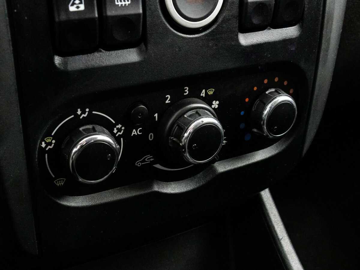 Lada (ВАЗ) Largus с пробегом — 2014 год. Фото: #10