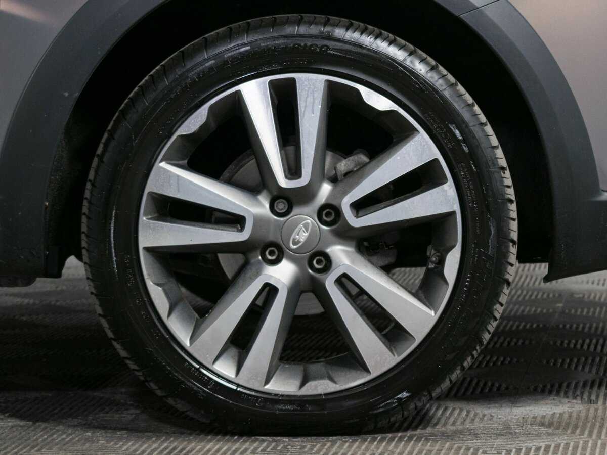 Lada (ВАЗ) Vesta с пробегом — 2019 год. Фото: #14