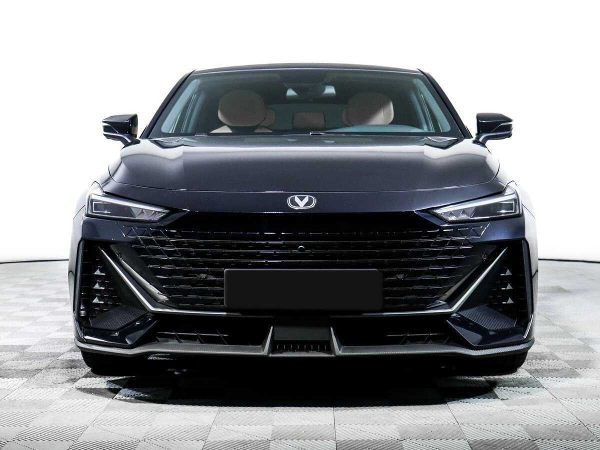 Changan UNI-V с пробегом — 2023 год. Фото: #1