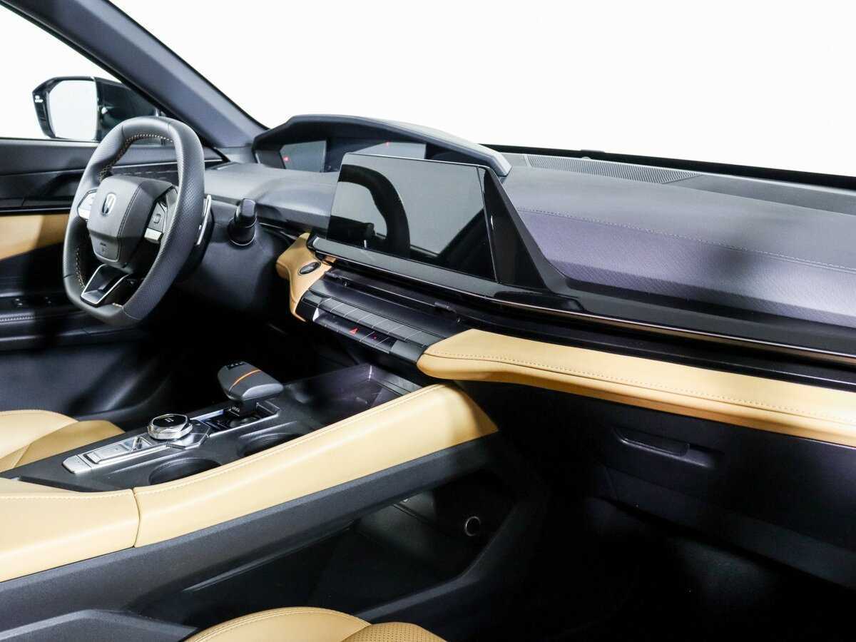 Changan UNI-V с пробегом — 2023 год. Фото: #5