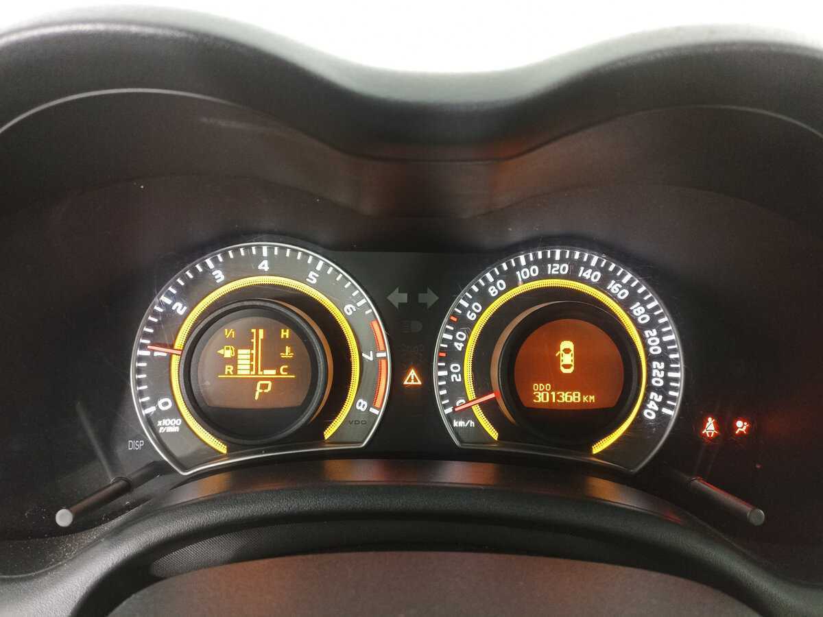 Toyota Corolla с пробегом — 2012 год. Фото: #12