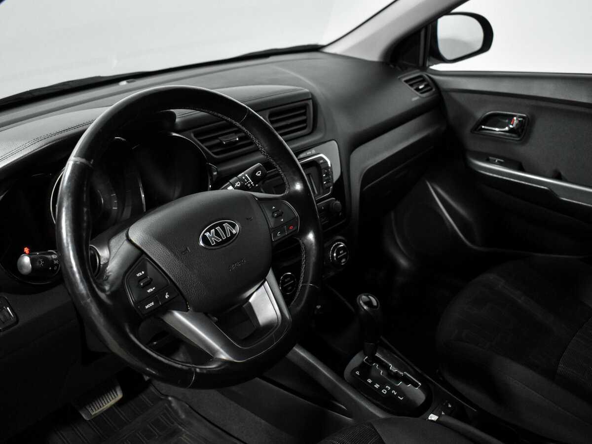 Kia Rio с пробегом — 2013 год. Фото: #8