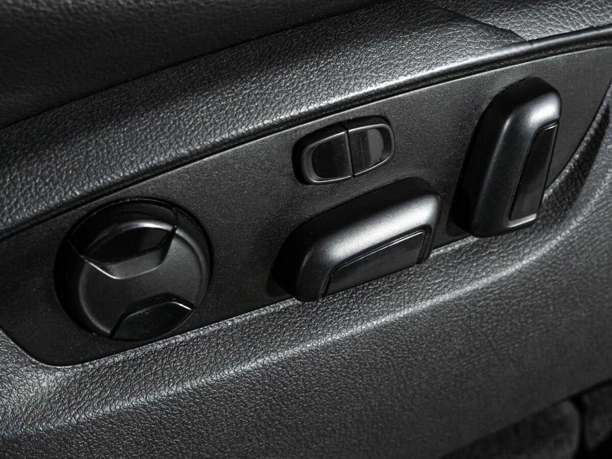 Volkswagen Touareg с пробегом — 2012 год. Фото: #16