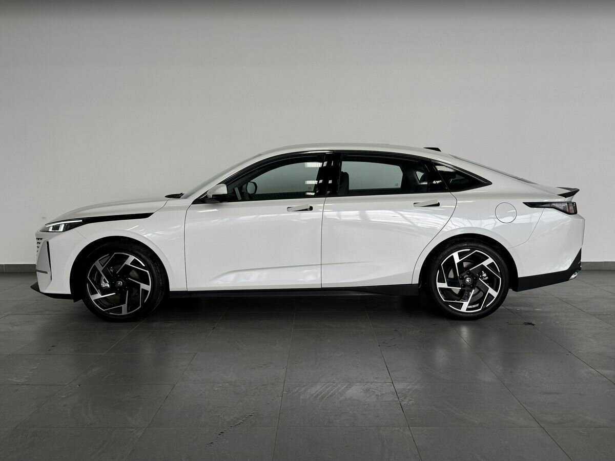 Changan Lamore с пробегом — 2023 год. Фото: #3