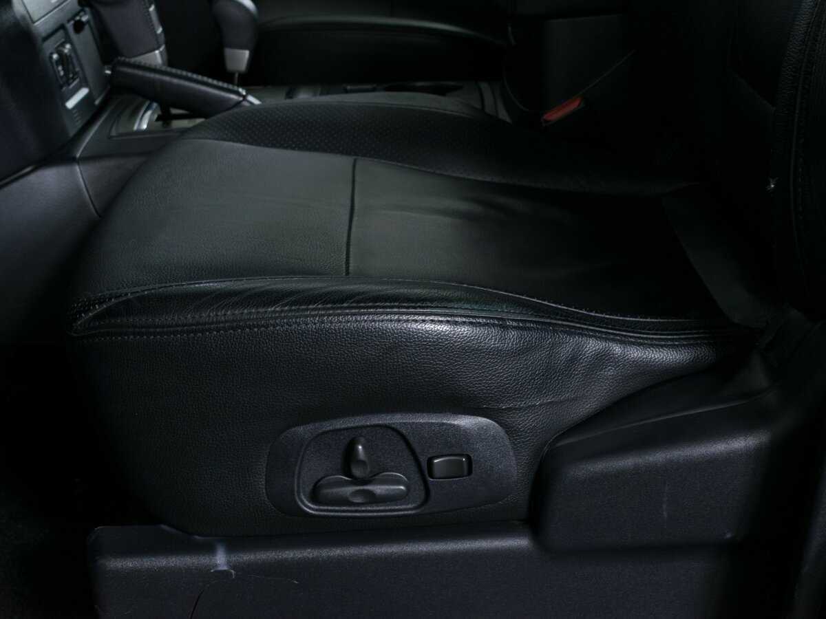 Mitsubishi Pajero с пробегом — 2012 год. Фото: #13