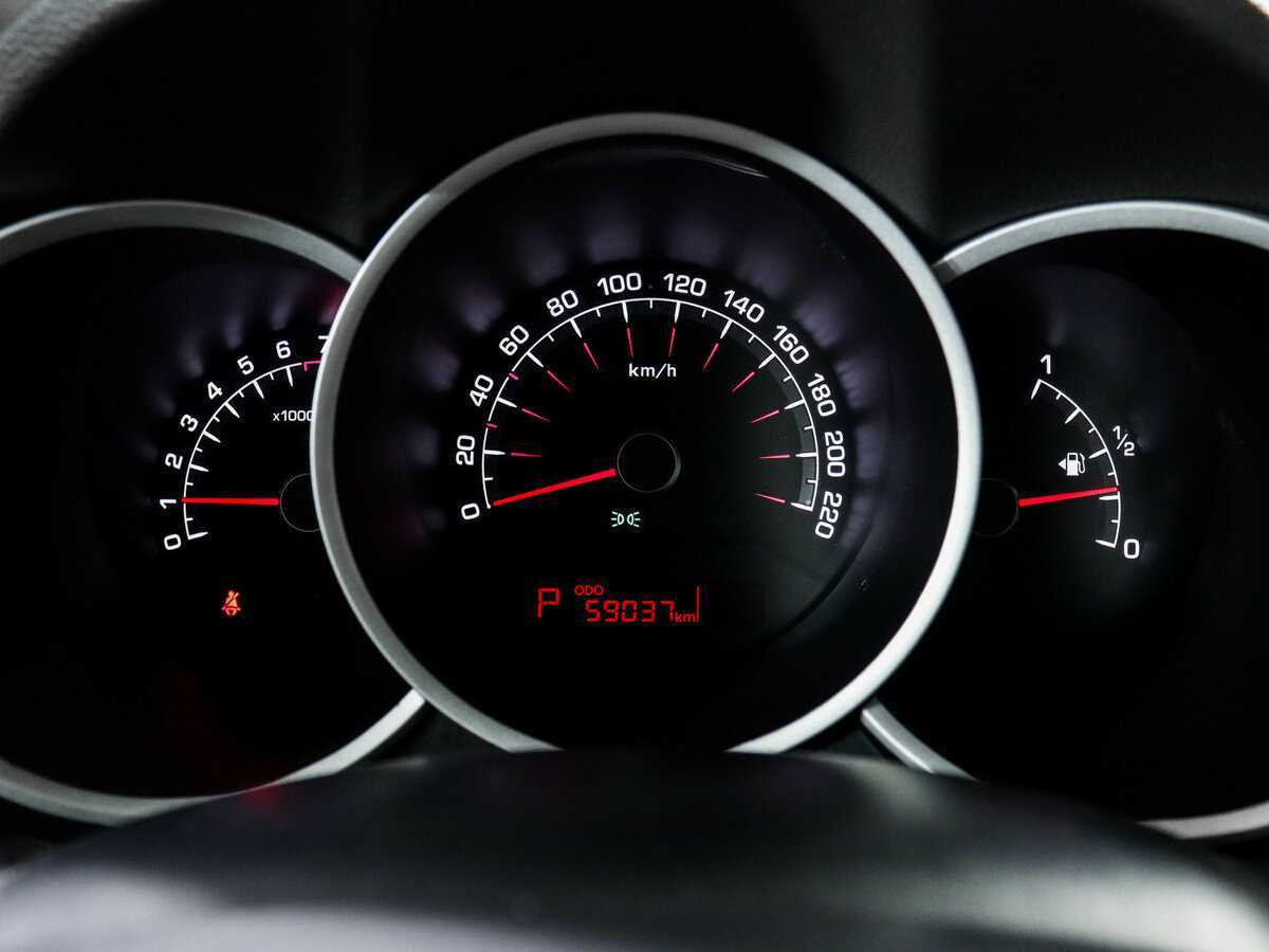 Kia Venga с пробегом — 2012 год. Фото: #7