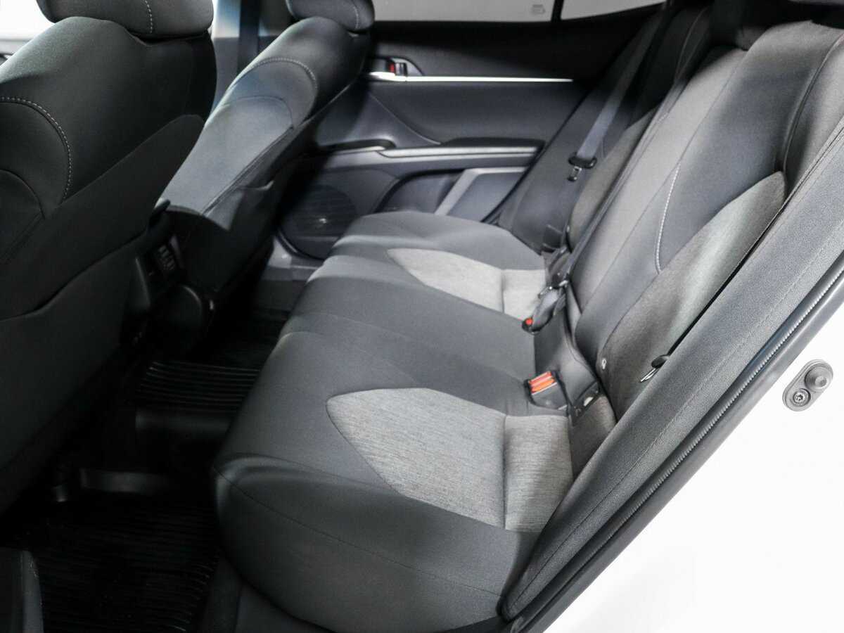 Toyota Camry с пробегом — 2021 год. Фото: #6