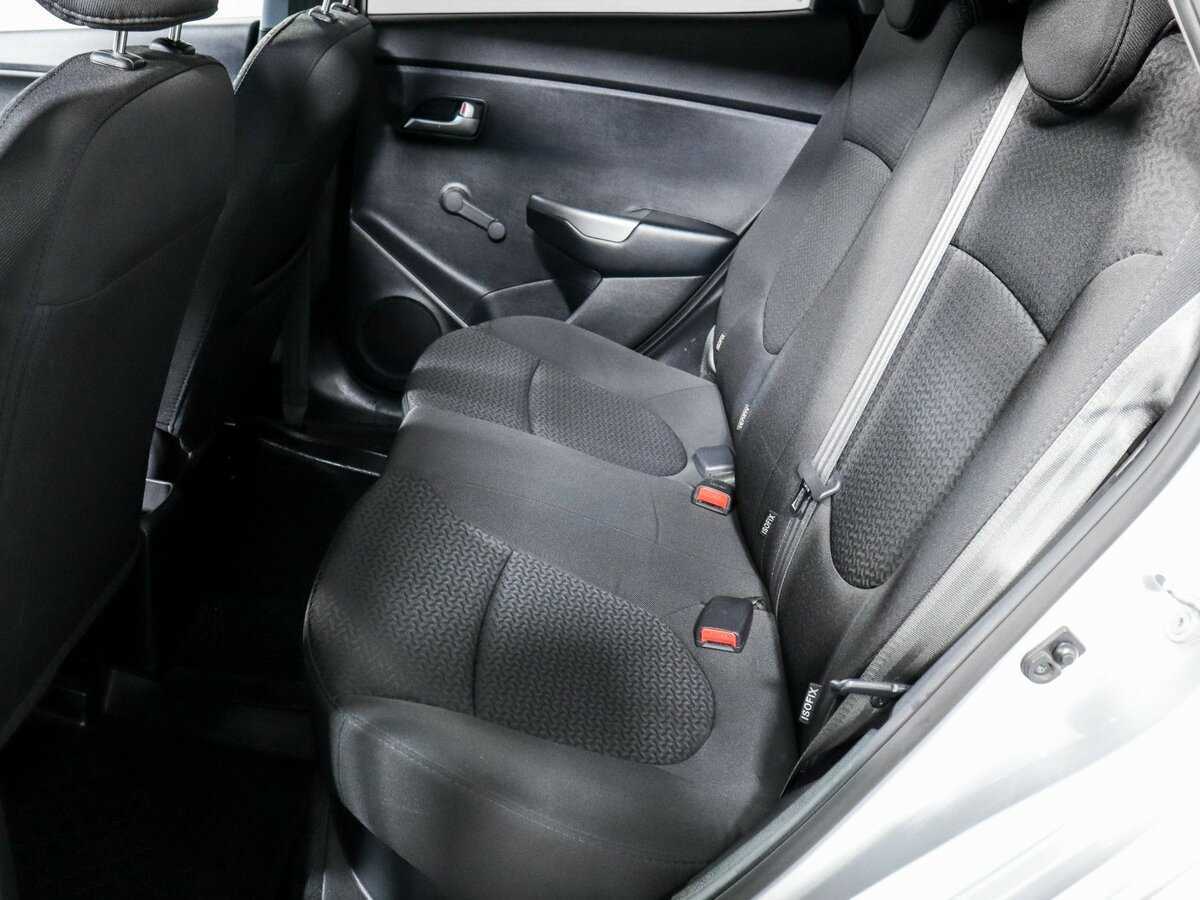 Kia Rio с пробегом — 2016 год. Фото: #6