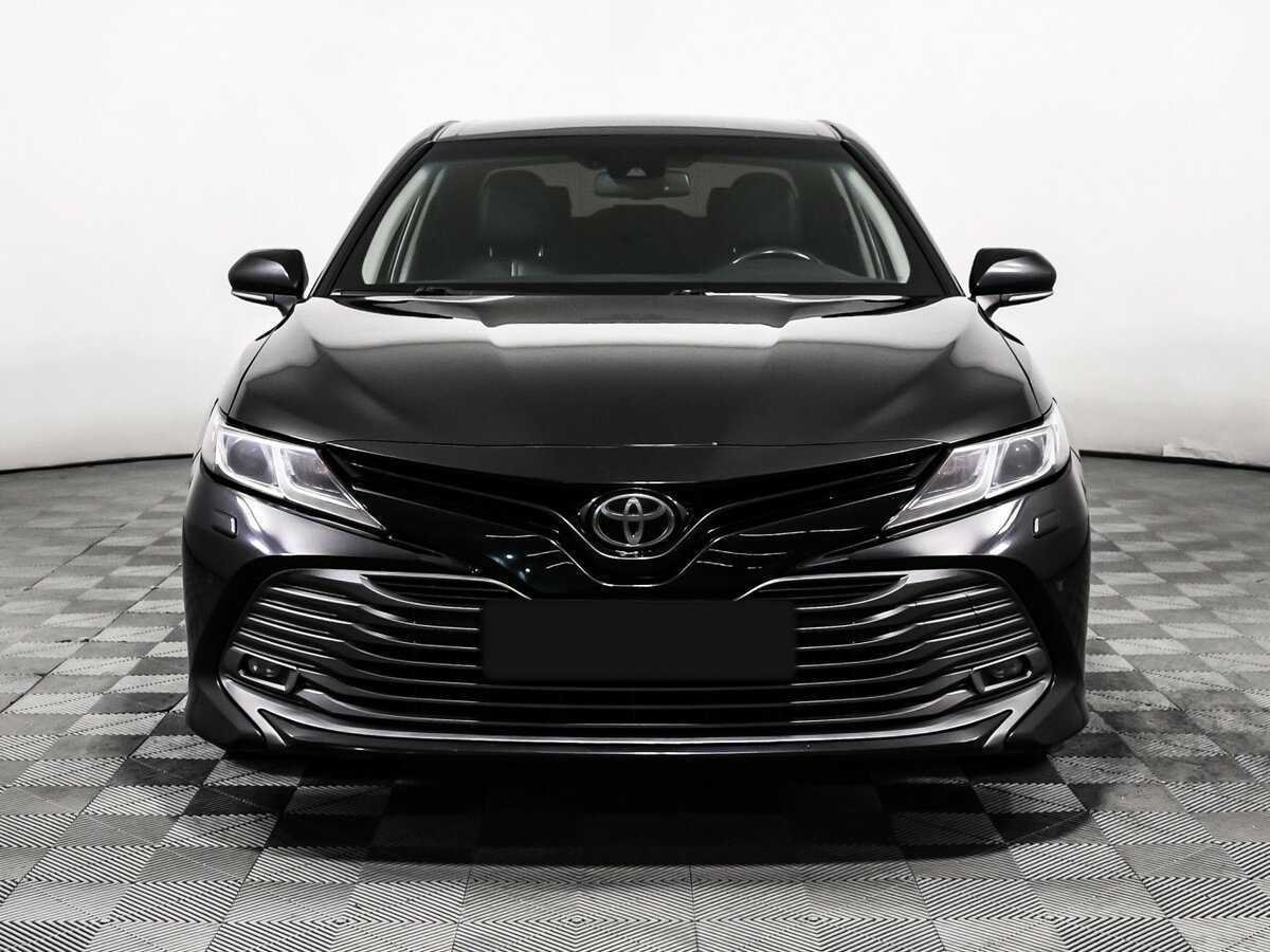 Toyota Camry с пробегом — 2019 год. Фото: #1