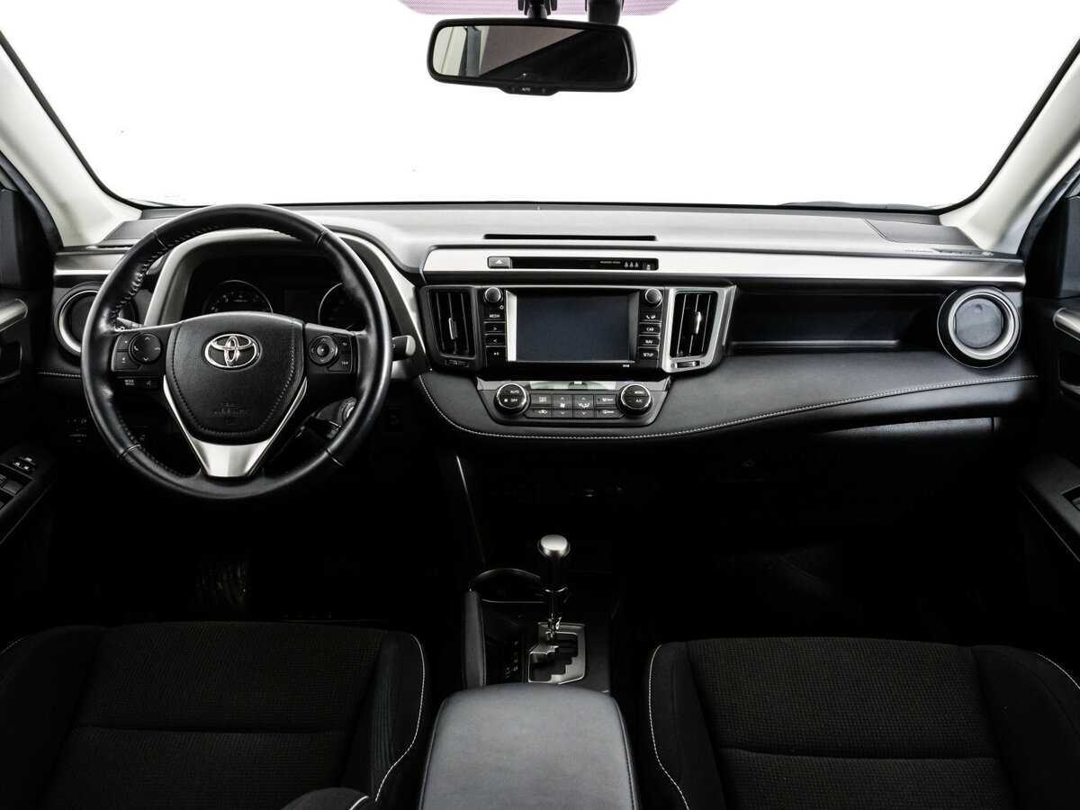 Toyota RAV4 с пробегом — 2017 год. Фото: #7