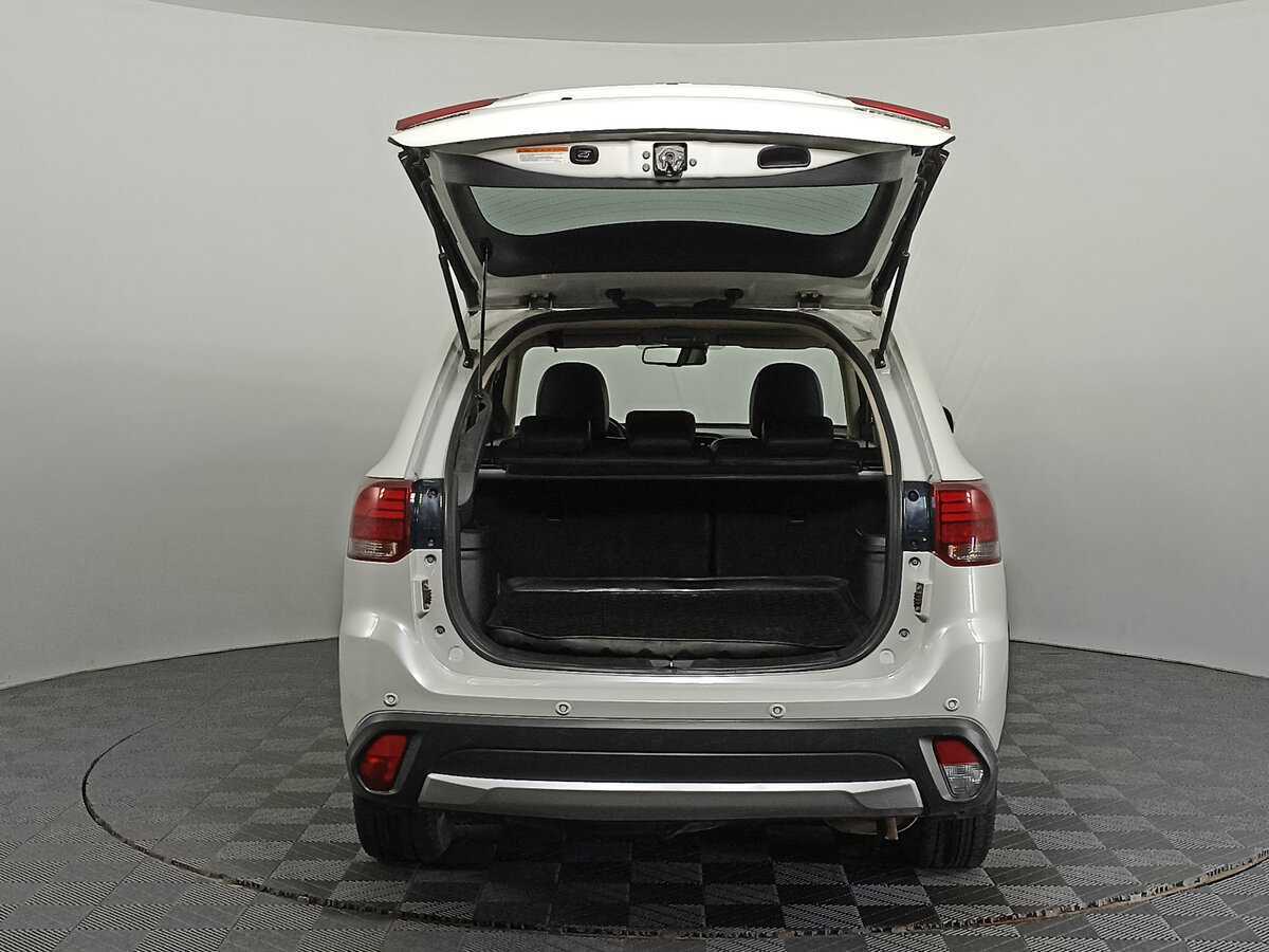 Mitsubishi Outlander с пробегом — 2017 год. Фото: #7