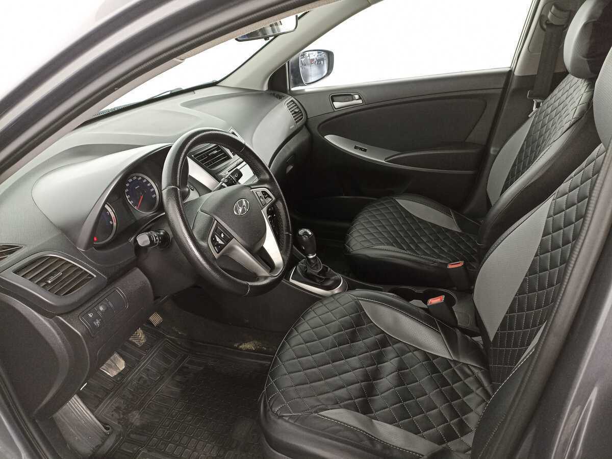 Hyundai Solaris с пробегом — 2015 год. Фото: #15