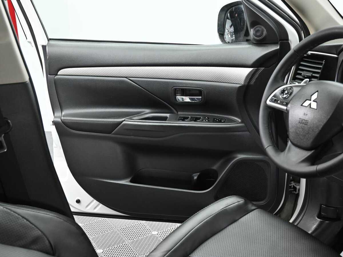 Mitsubishi Outlander с пробегом — 2012 год. Фото: #5