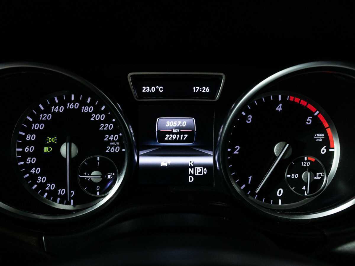 Mercedes-Benz M-Класс с пробегом — 2012 год. Фото: #11