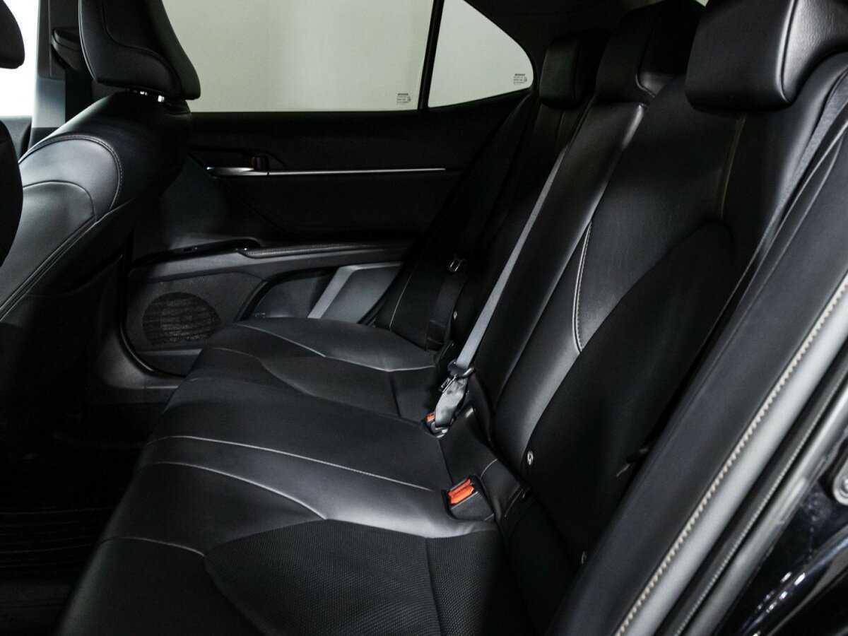 Toyota Camry с пробегом — 2019 год. Фото: #9