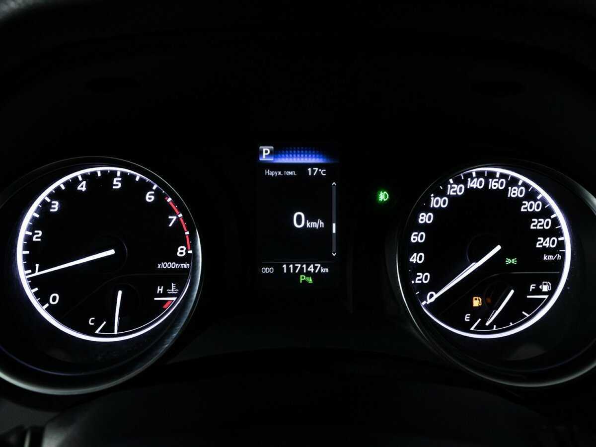 Toyota Camry с пробегом — 2019 год. Фото: #11