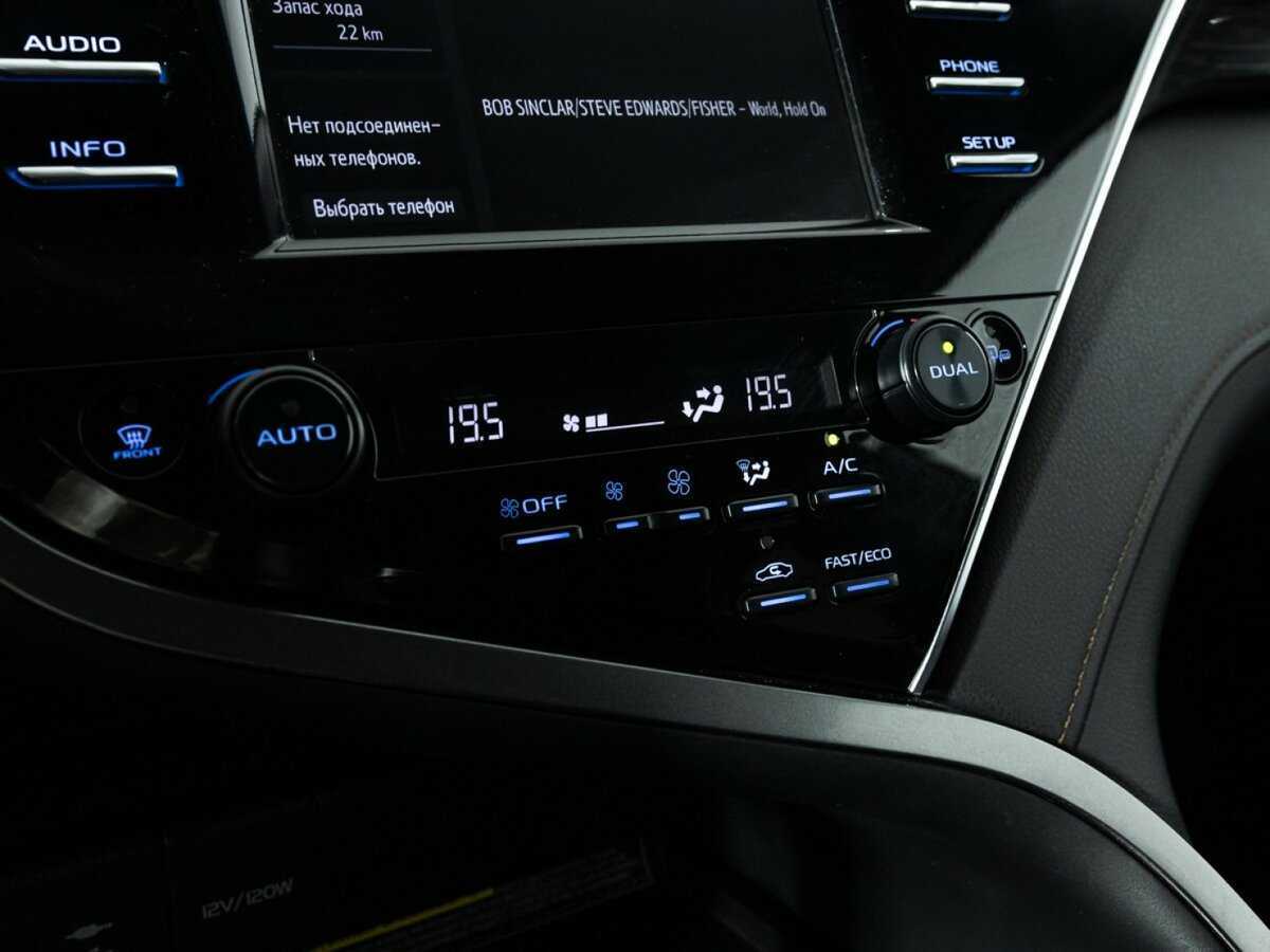 Toyota Camry с пробегом — 2019 год. Фото: #17