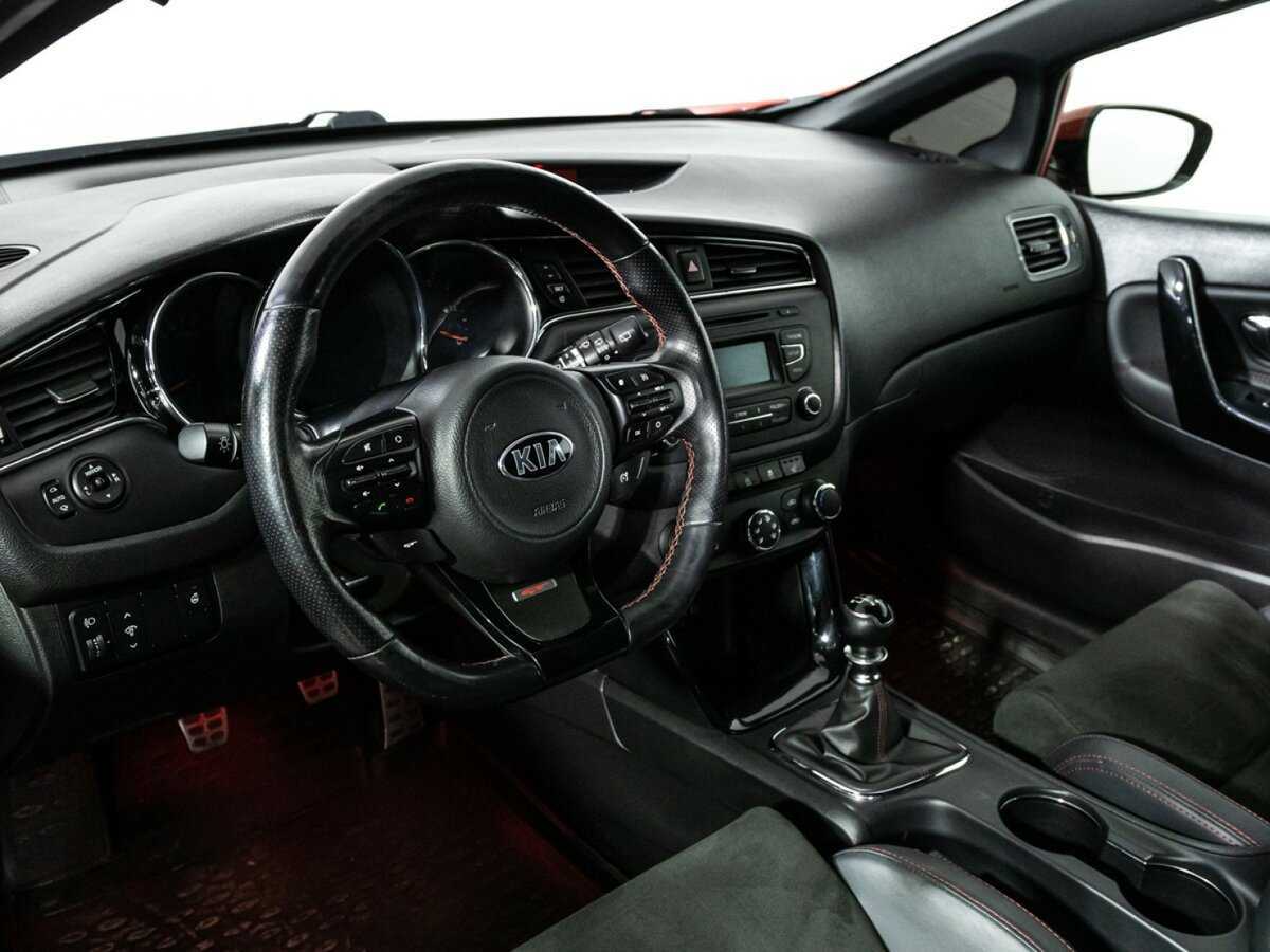 Kia Ceed GT с пробегом — 2017 год. Фото: #10