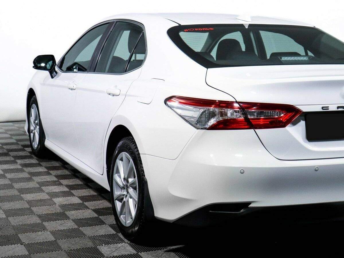 Toyota Camry с пробегом — 2021 год. Фото: #19