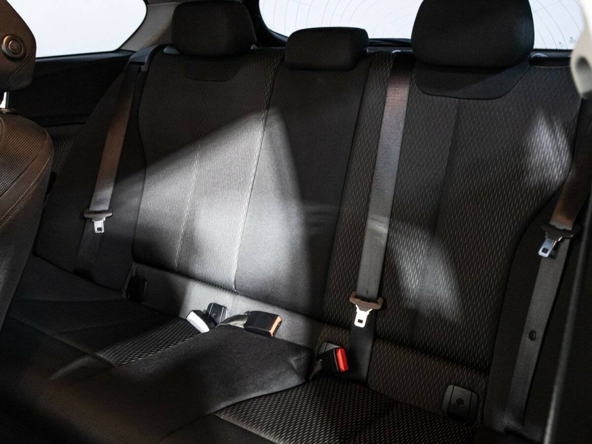 BMW 1 серии с пробегом — 2017 год. Фото: #9