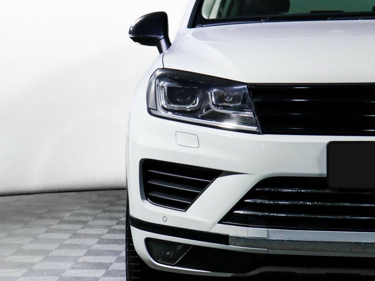 Volkswagen Touareg с пробегом — 2015 год. Фото: #16